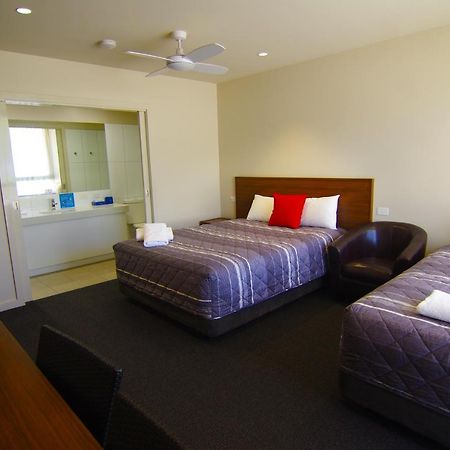 סוון היל Jane Eliza Motor Inn מראה חיצוני תמונה