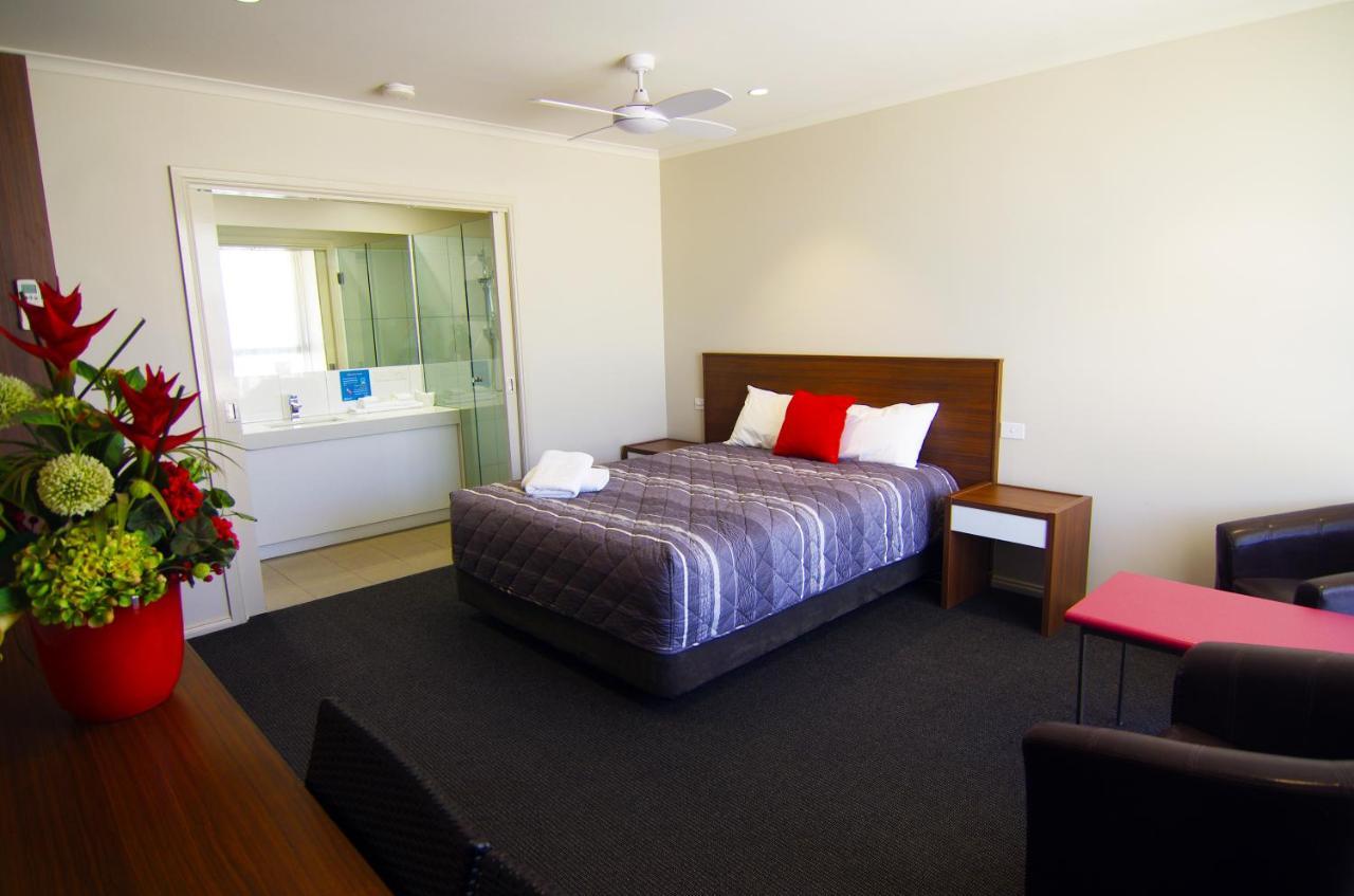 סוון היל Jane Eliza Motor Inn מראה חיצוני תמונה